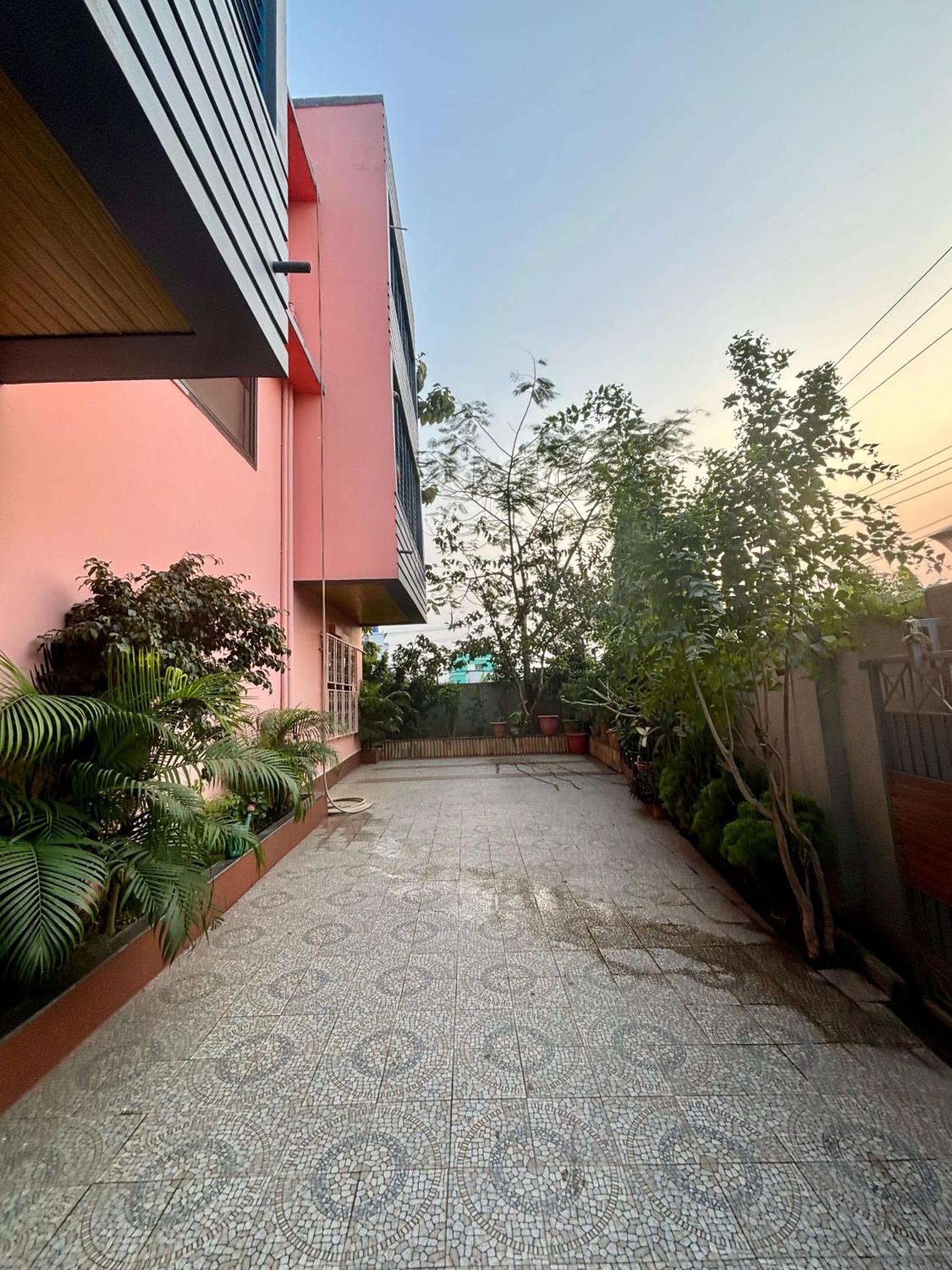 Krishna Shree Guest House Γουβαχάτι Εξωτερικό φωτογραφία